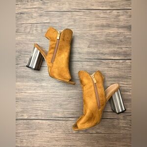 Corrina Bekki Heels in Caramel